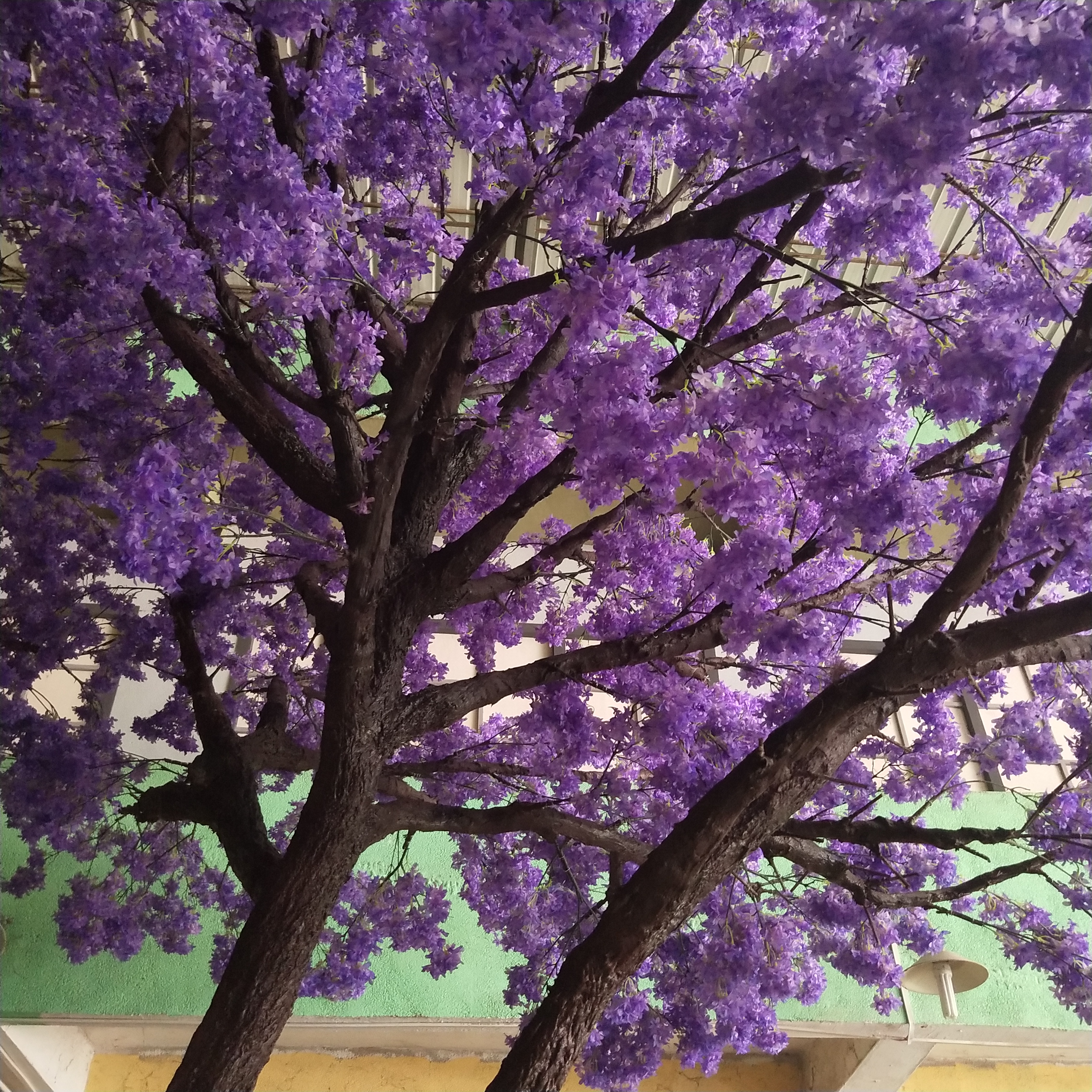 广州仿真紫色樱花树批发定制 酒店装饰人造假花树假树仿真树制作公司